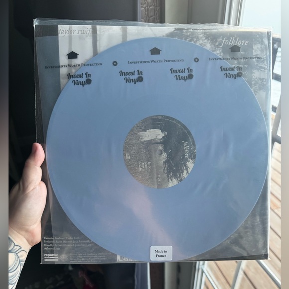 Taylor Swift Folklore - Hide and Seek - Picture 2 of 3